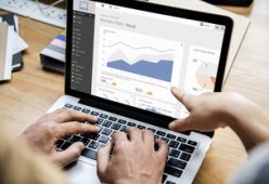 俱乐部利用智能分析技术提升球员比赛数据解读能力，足球俱乐部数据分析师